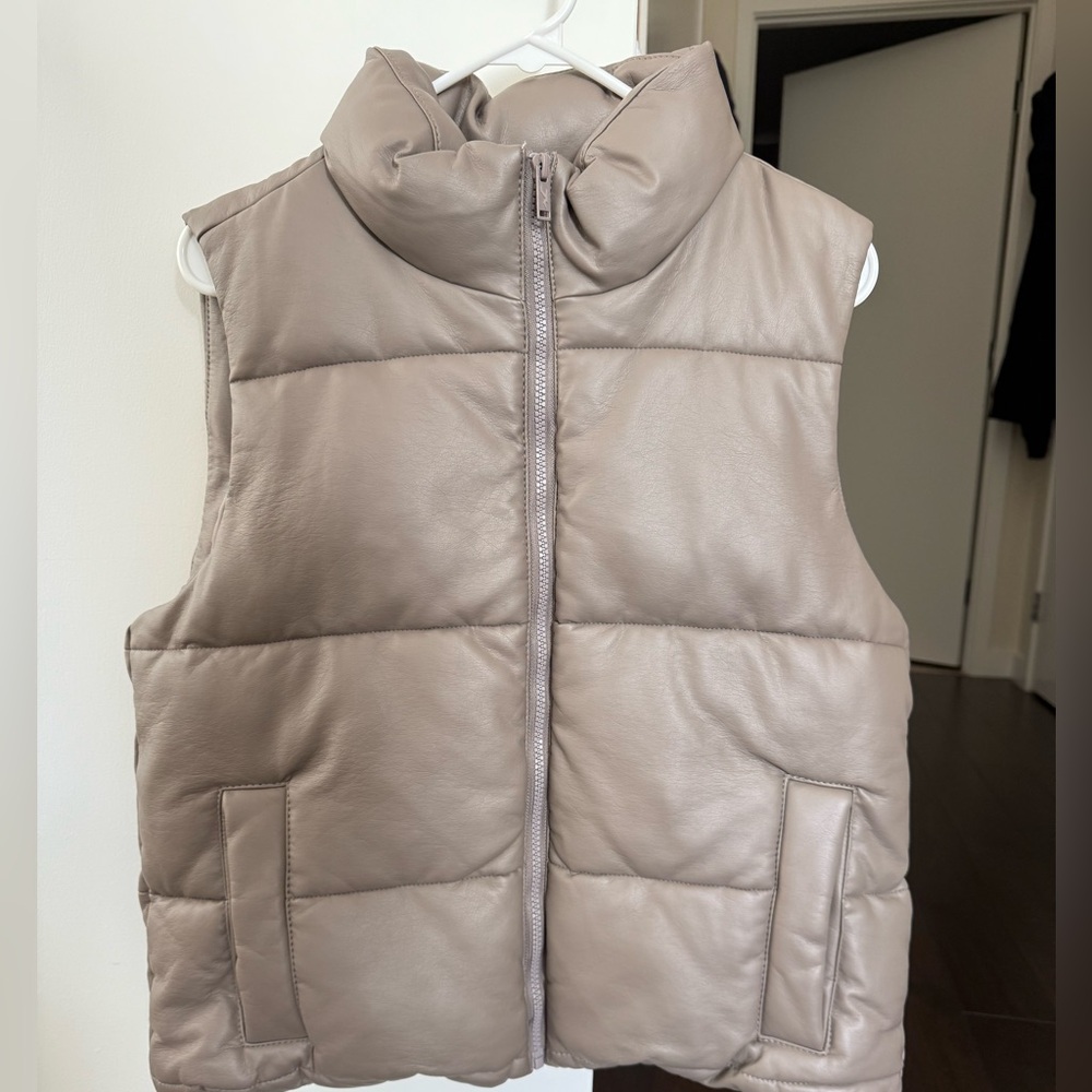 Hollister Beige Puffer Vest